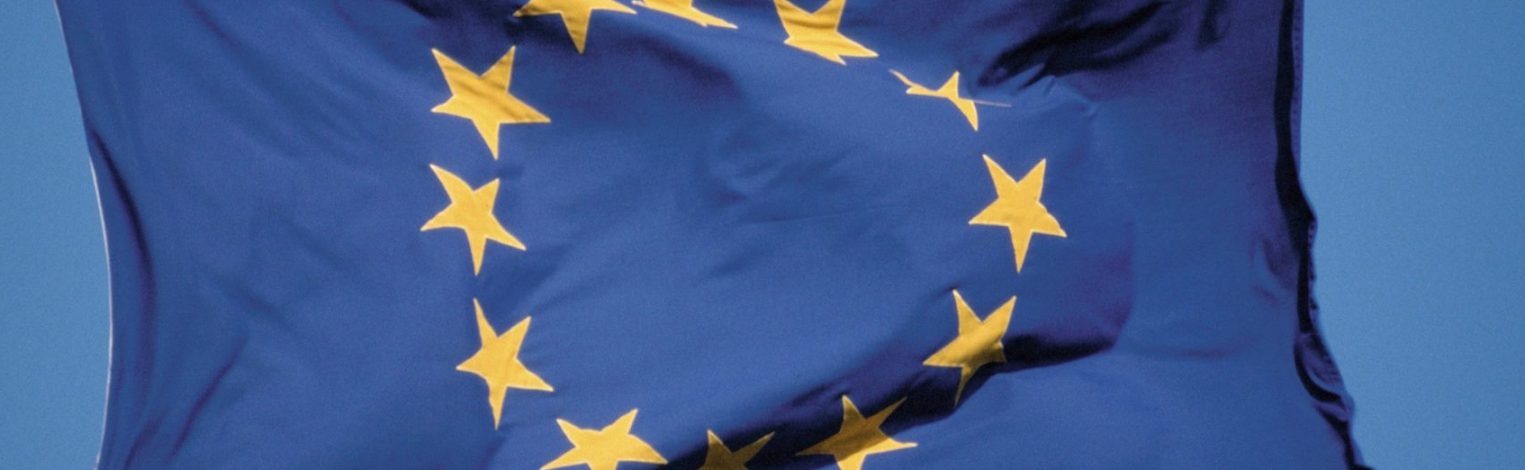 EU Flagge die im Wind weht