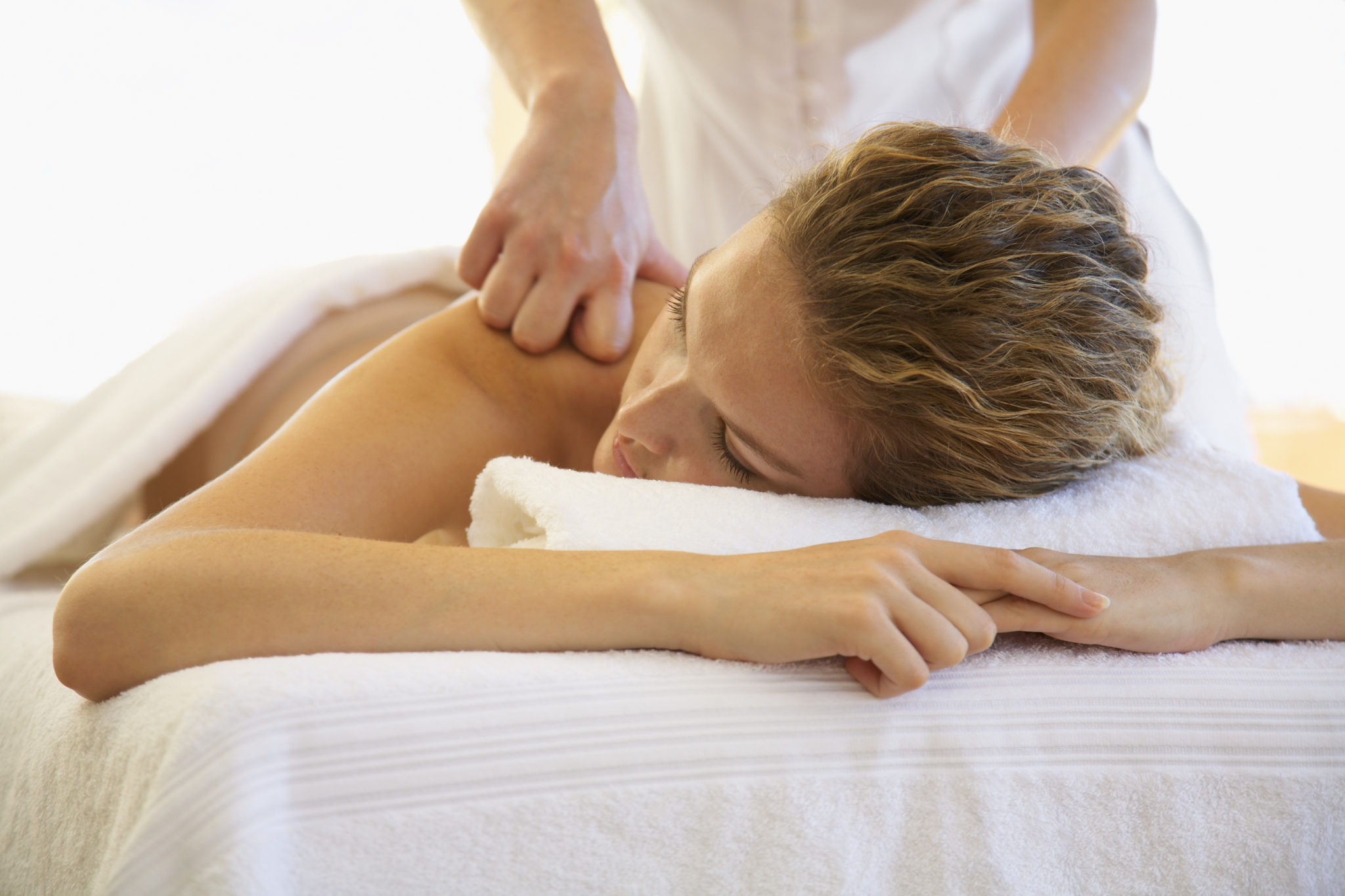 Pain massage. Массажная терапия. Стресс и массаж. Ломи Ломи Нуи. Lomi Lomi massage.
